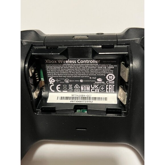 Xbox Series X Black Controller - Picture 4 of 4